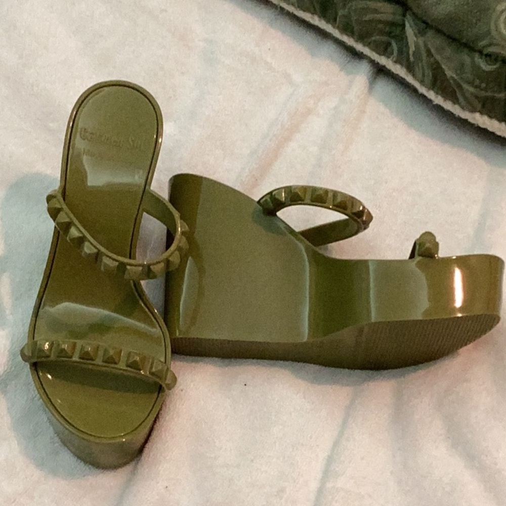 Never Worn - image 1